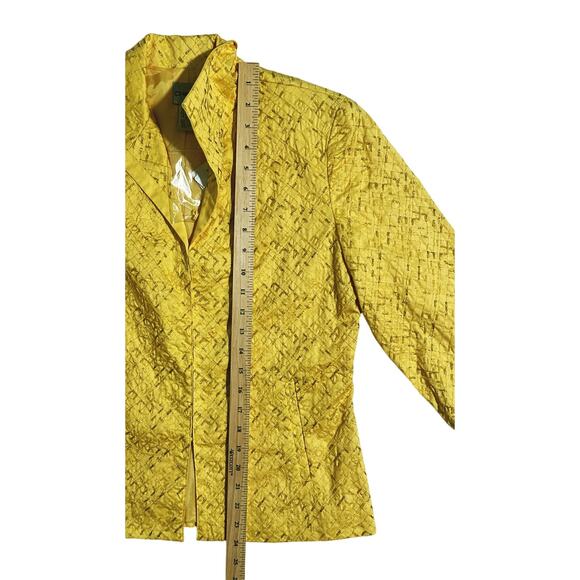 NWT Chico's Yellow Metallic Embroidered Clasp Closure Jacket Size 0 - Picture 2 of 6